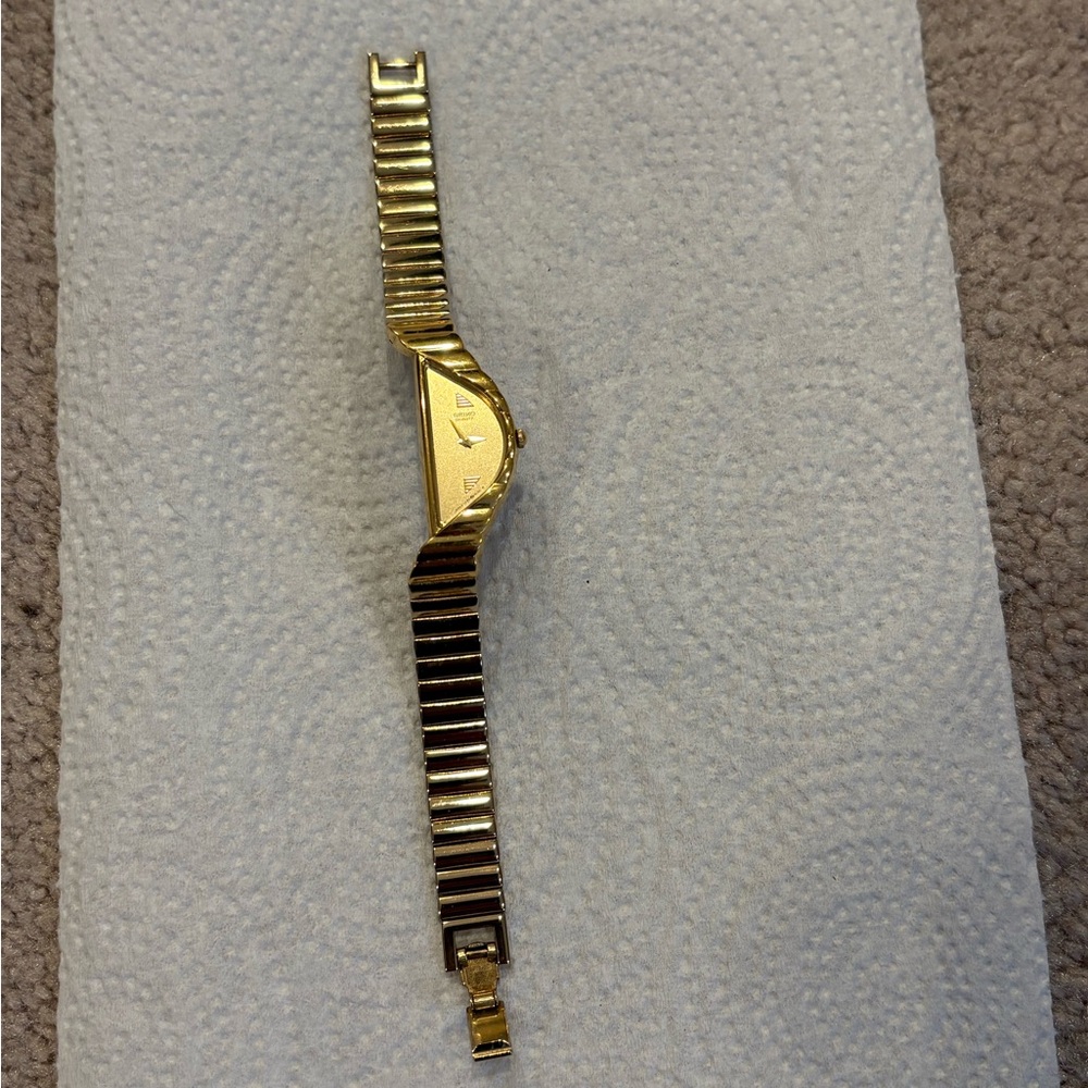 vintage gold-tone Seiko "Half Moon" or "Rivoli" watch - preowned - Picture 2 of 9